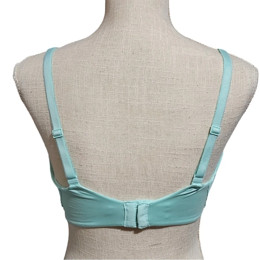 Victoria's Secret Lined Perfect Coverage Lace Mint Bra Size 40DD